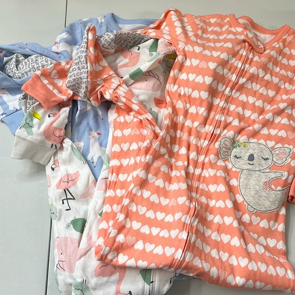 NWOT Carter’s Simple Joys Girls’ 3-Pack Snug Fit Footed Cotton Pyjamas 4T - Picture 2 of 8